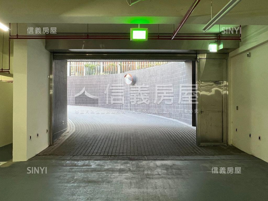 全新智富時代三車位房屋室內格局與周邊環境