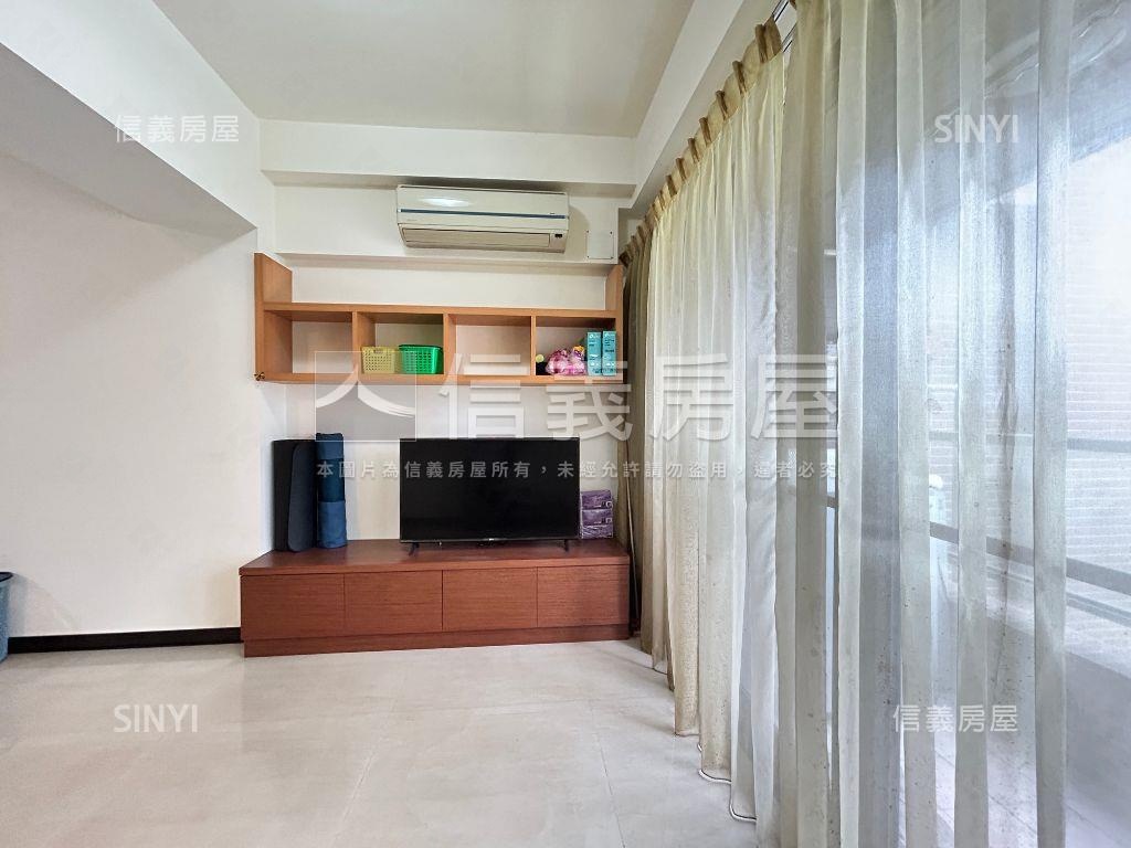 專任ＲＯＯＭ２８兩房車位房屋室內格局與周邊環境