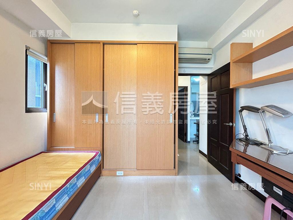 專任ＲＯＯＭ２８兩房車位房屋室內格局與周邊環境