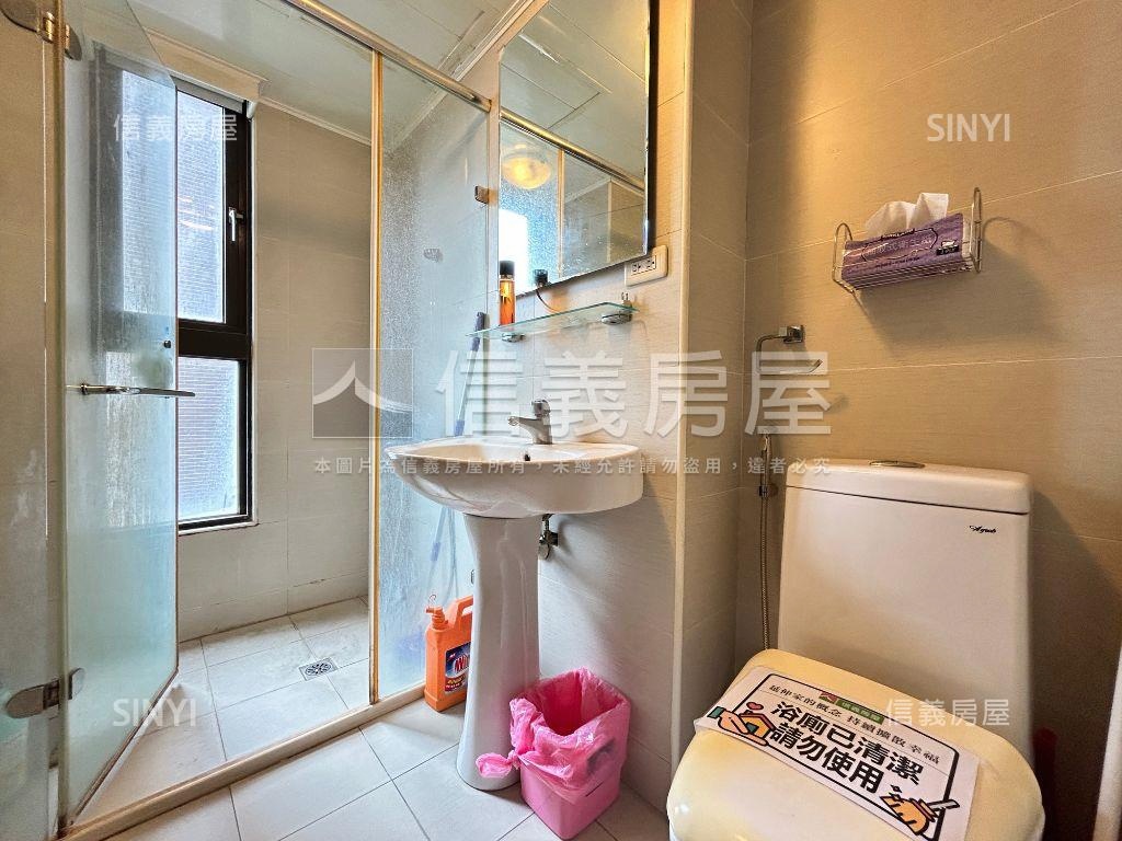 專任ＲＯＯＭ２８兩房車位房屋室內格局與周邊環境