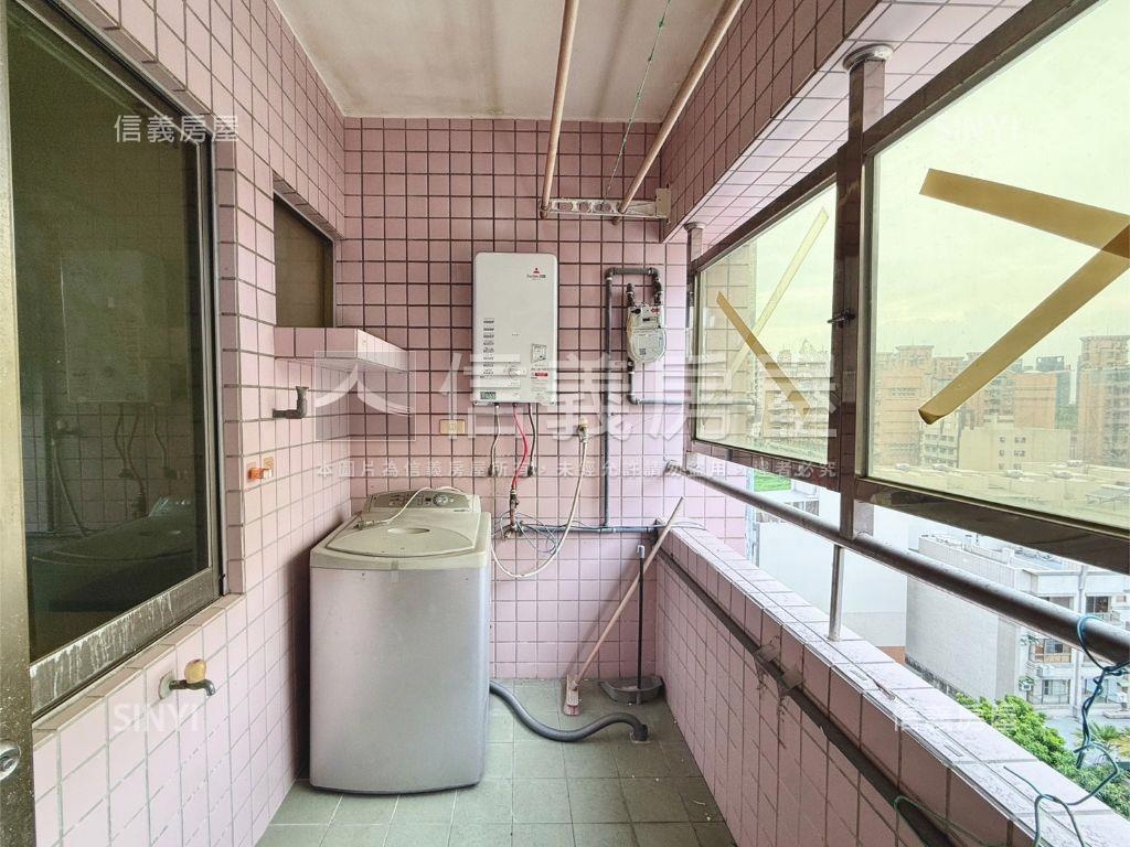 近捷運河岸景觀四房房屋室內格局與周邊環境