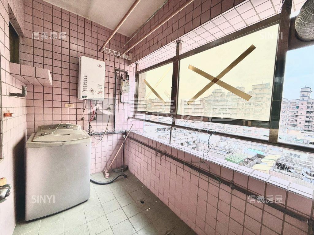 近捷運河岸景觀四房房屋室內格局與周邊環境