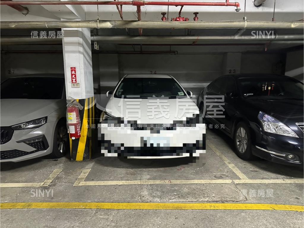 專任彩虹新象綠意滿窗房屋室內格局與周邊環境