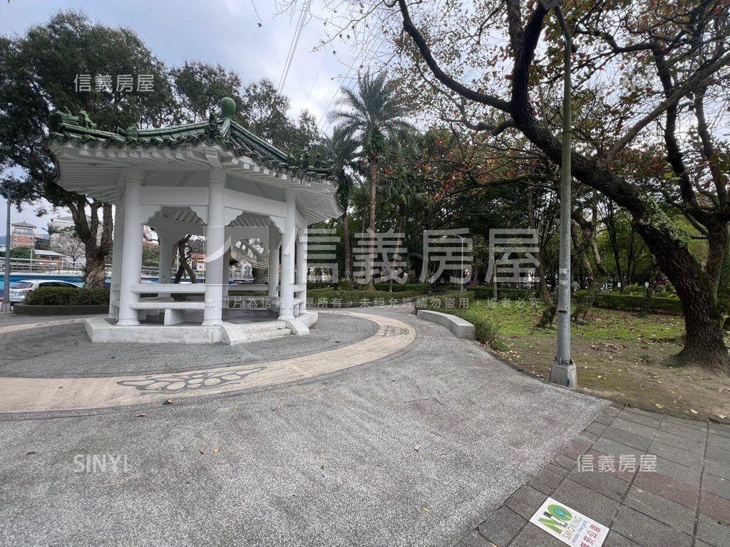 專任彩虹新象綠意滿窗房屋室內格局與周邊環境