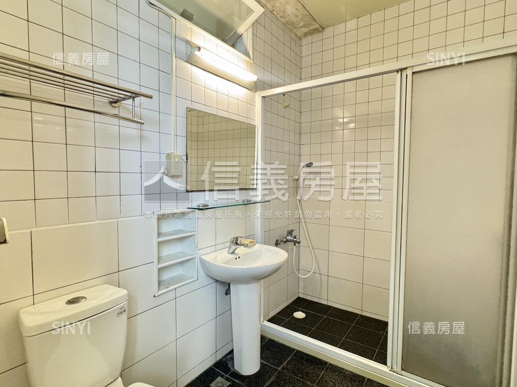 邊間公寓２房。無土地房屋室內格局與周邊環境
