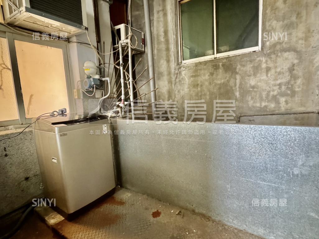 邊間公寓２房。無土地房屋室內格局與周邊環境