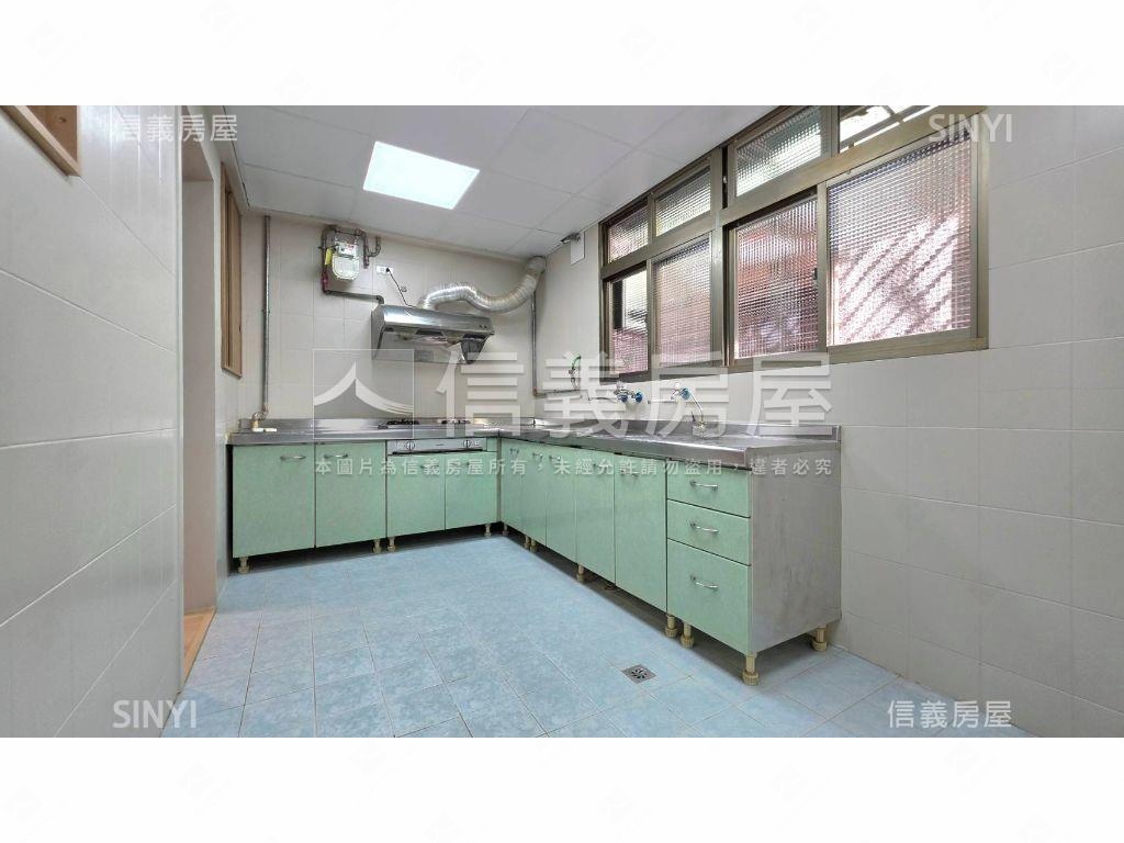全新裝潢黃金三樓美屋房屋室內格局與周邊環境