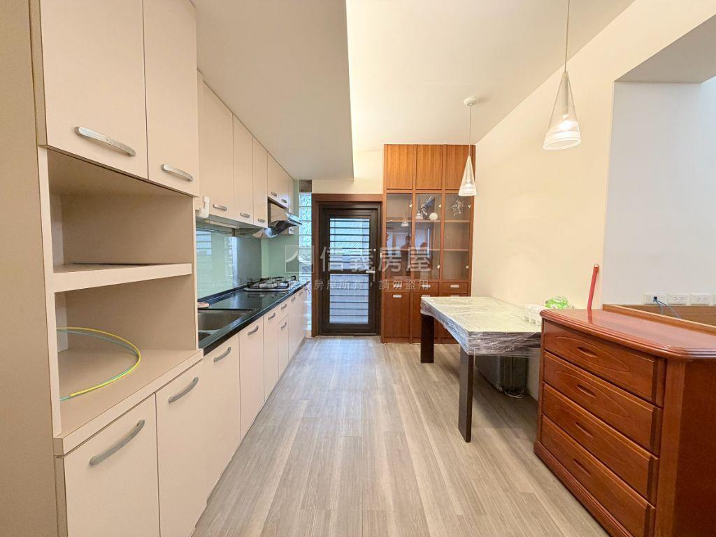稀有近園區美屋附平車房屋室內格局與周邊環境