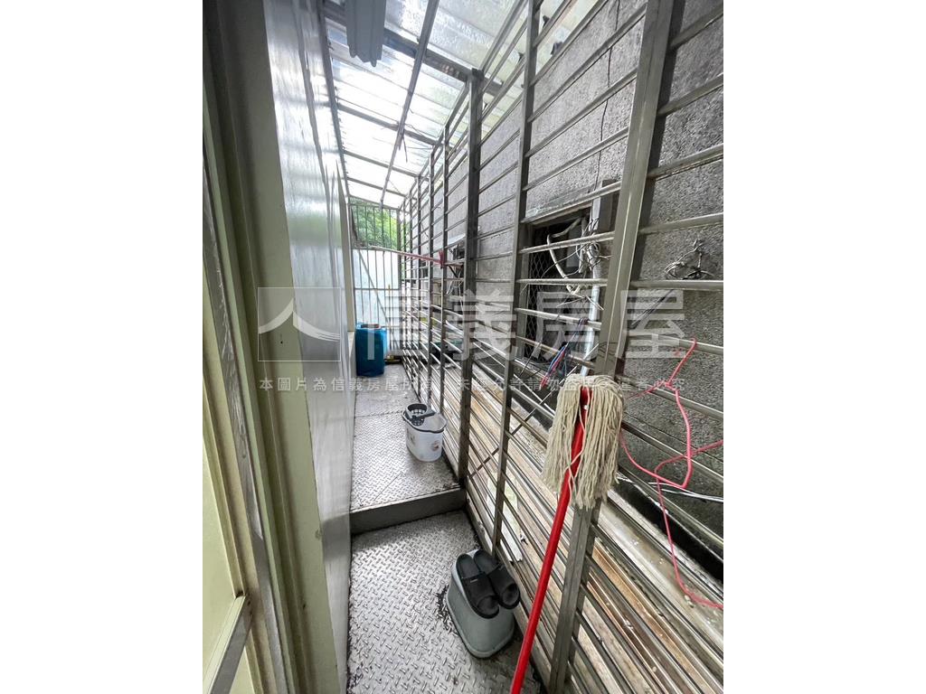 精品公園綠地邊間二樓三房房屋室內格局與周邊環境