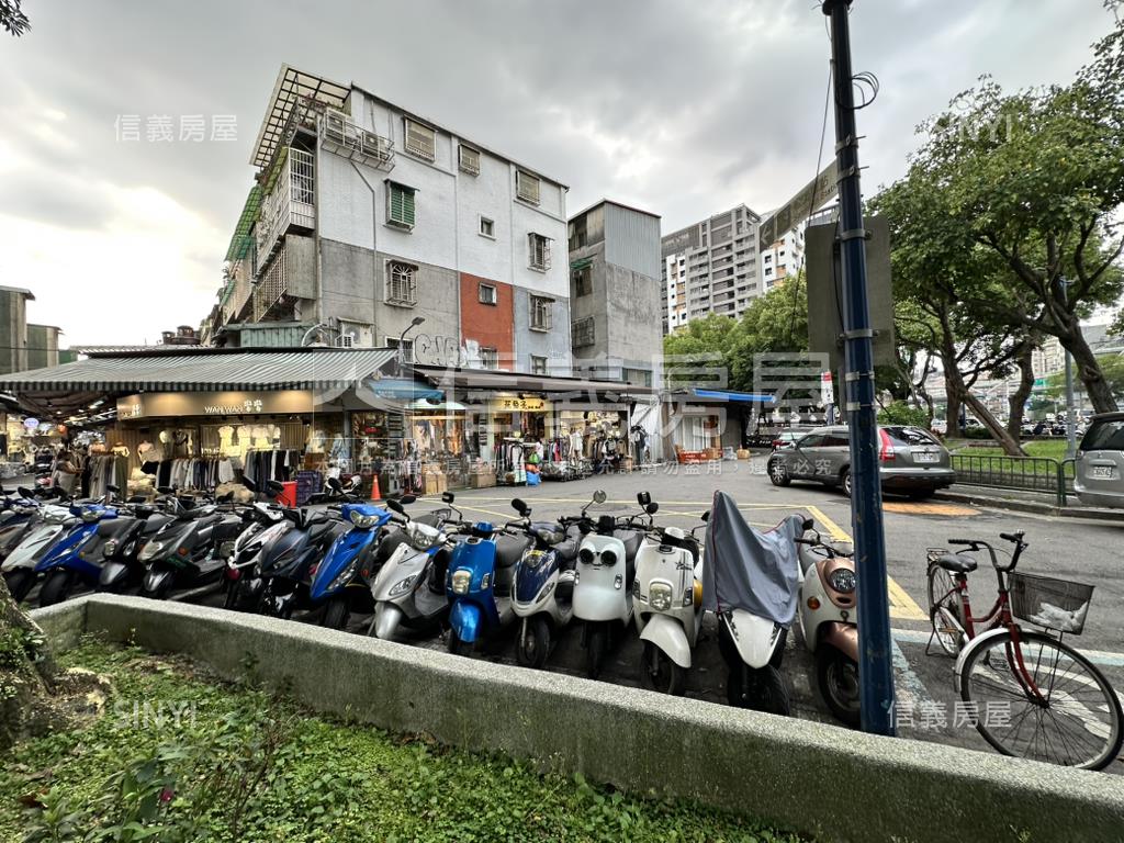精品公園綠地邊間二樓三房房屋室內格局與周邊環境