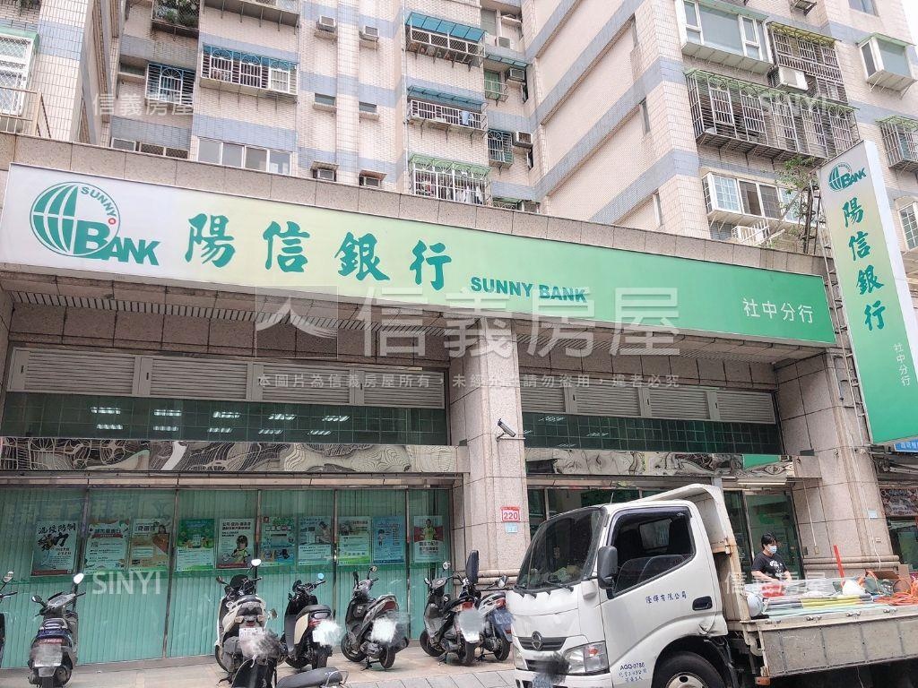 樂行館坡道平面車位房屋室內格局與周邊環境