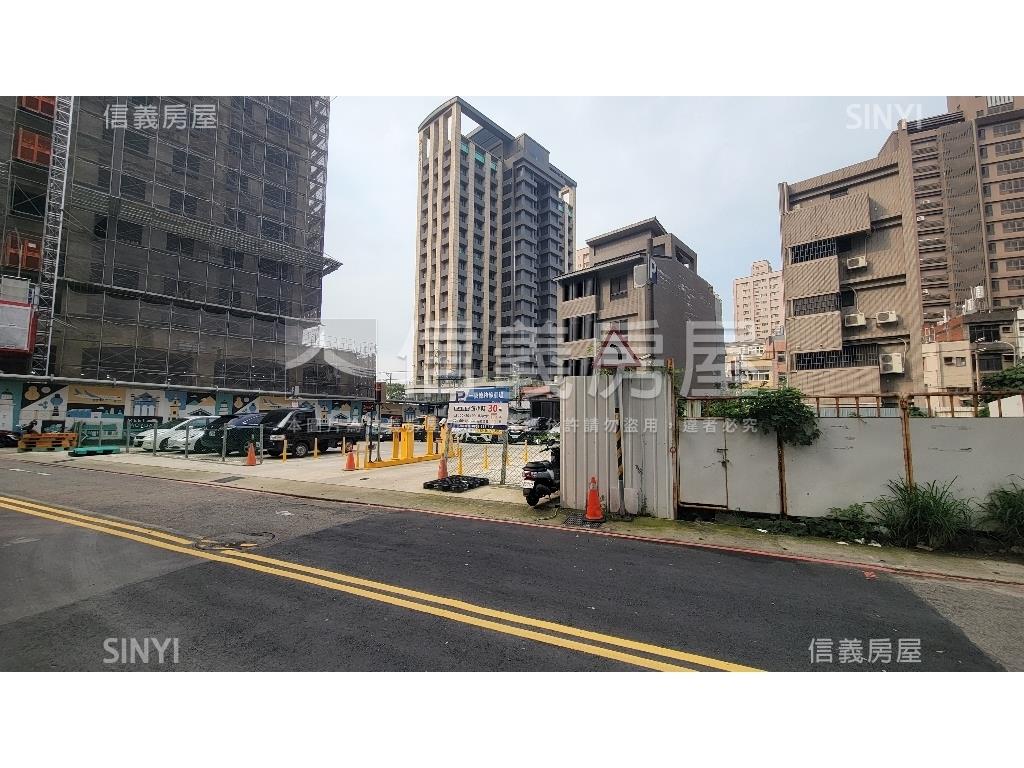 中路重劃區大面寬土地房屋室內格局與周邊環境