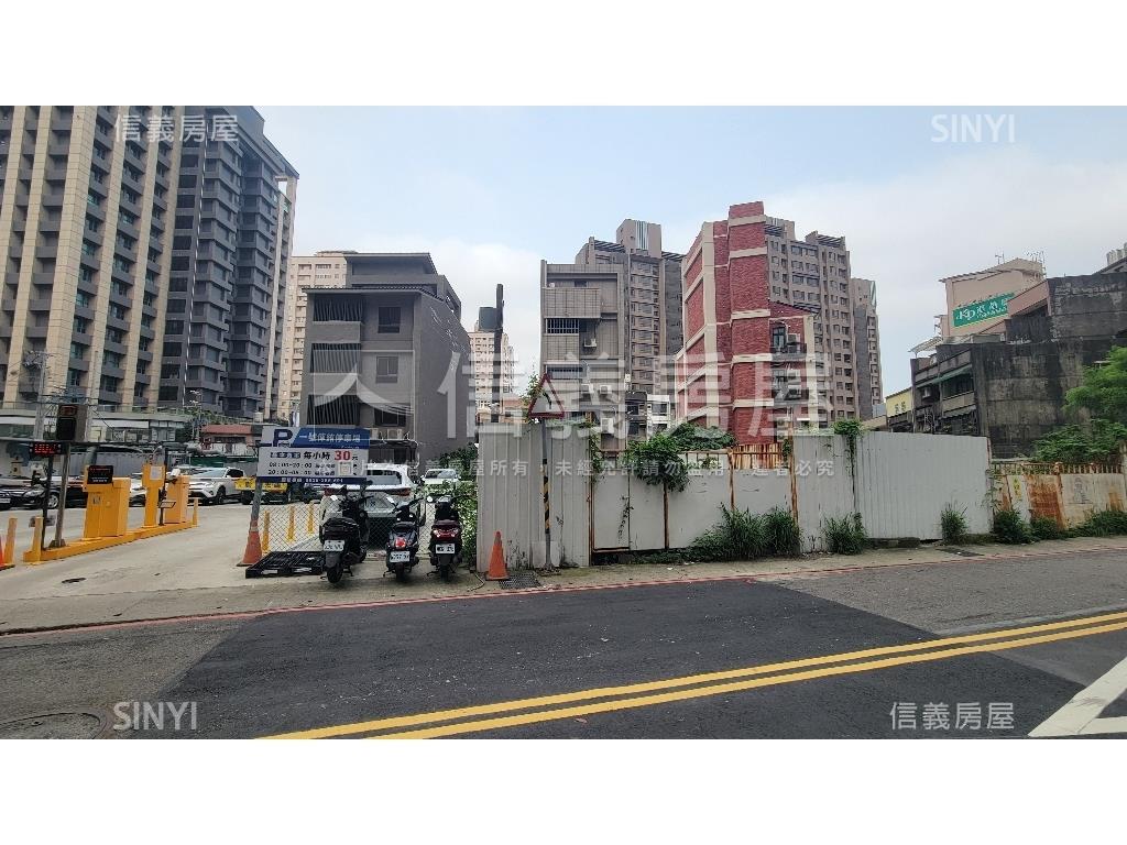 中路重劃區大面寬土地房屋室內格局與周邊環境