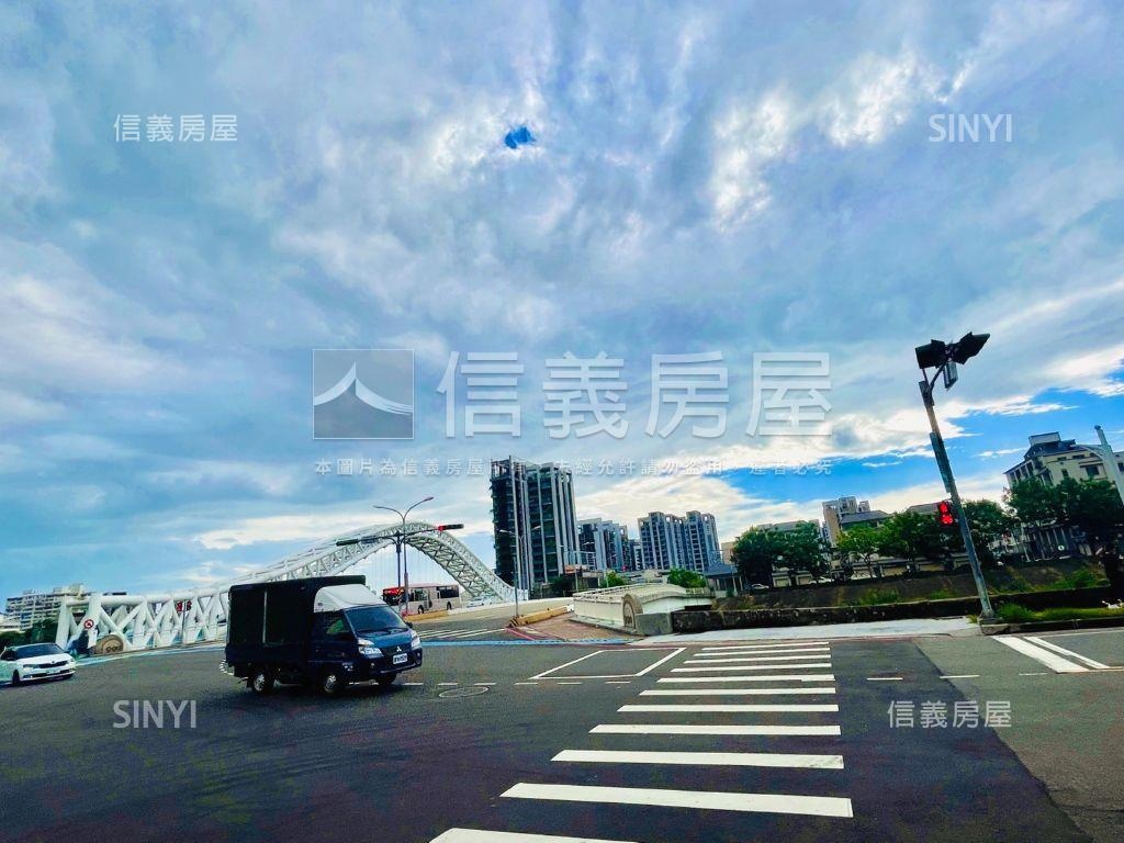 稀有大空間河畔店面房屋室內格局與周邊環境