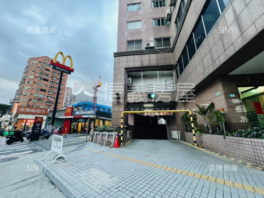 台北鳳都♚雙捷高樓雅築房屋室內格局與周邊環境