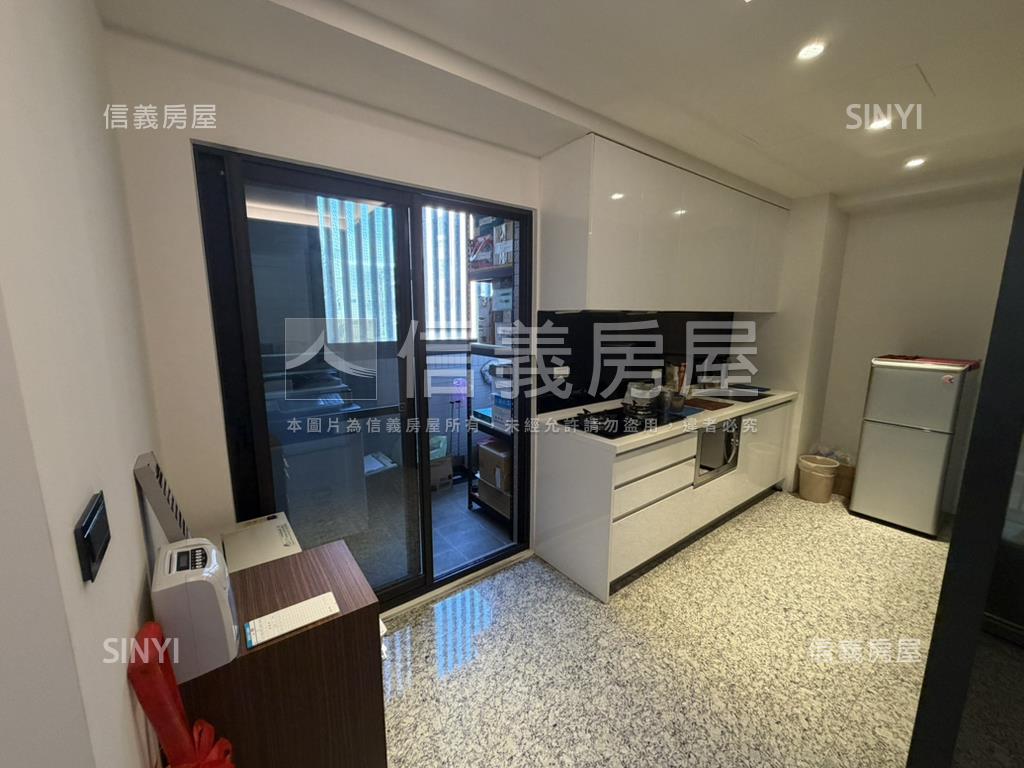 超大霸氣角間樓店房屋室內格局與周邊環境