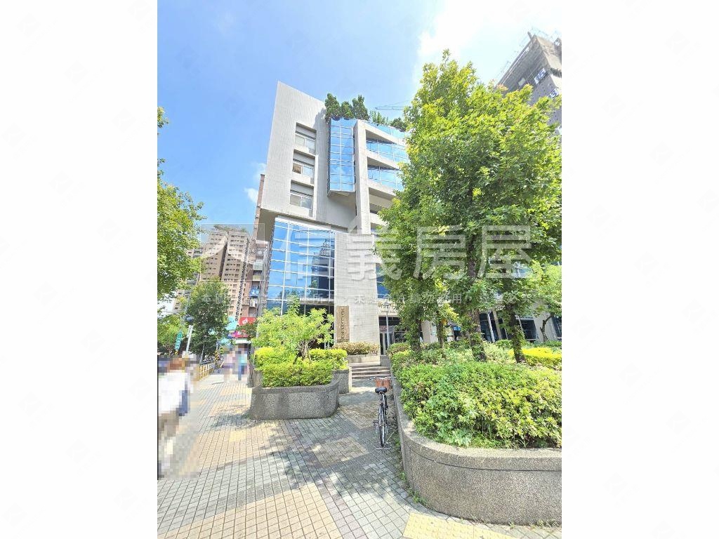【推薦】捷運公園優質透天房屋室內格局與周邊環境