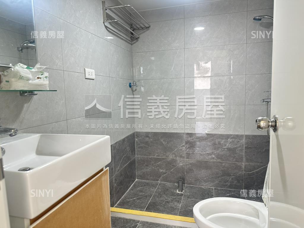 西門町巴黎大廈套房房屋室內格局與周邊環境