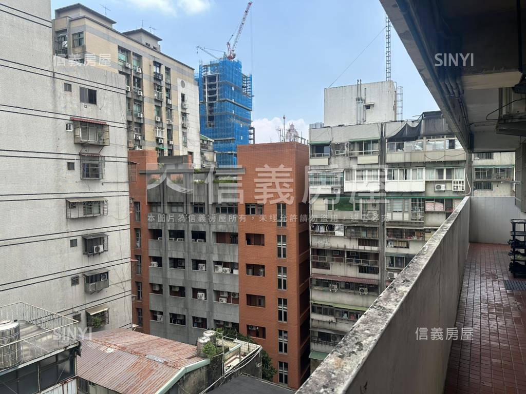 西門町巴黎大廈套房房屋室內格局與周邊環境