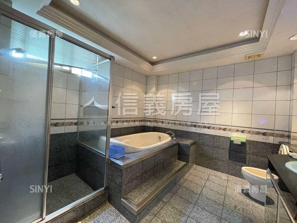 金石山莊獨棟別墅有車位房屋室內格局與周邊環境