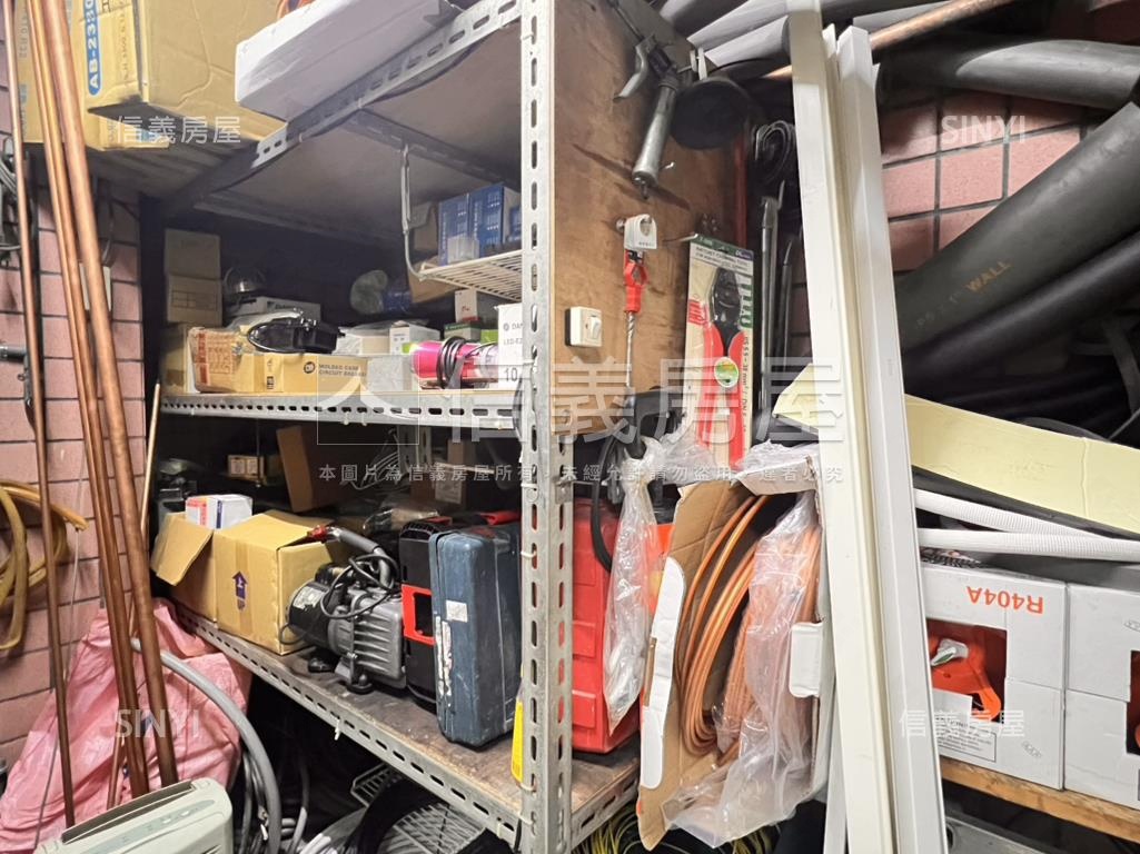 中正路面寬店面房屋室內格局與周邊環境