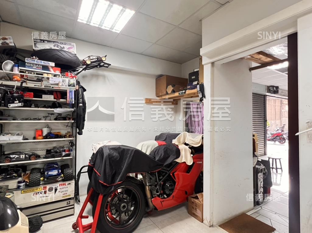 中正路面寬店面房屋室內格局與周邊環境