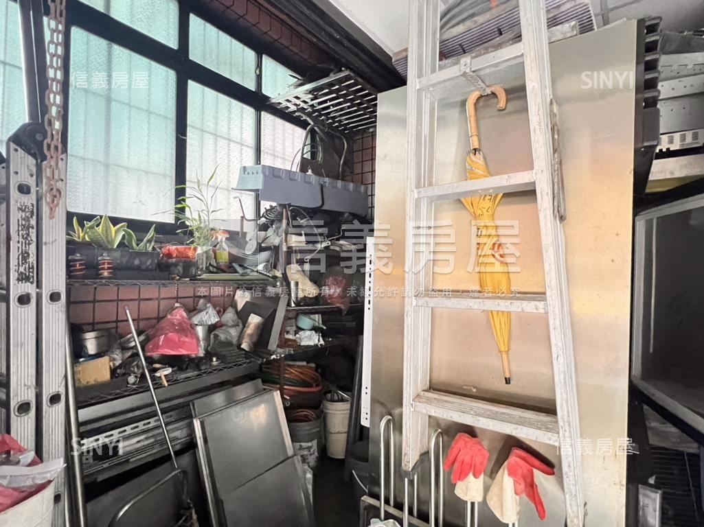 中正路面寬店面房屋室內格局與周邊環境