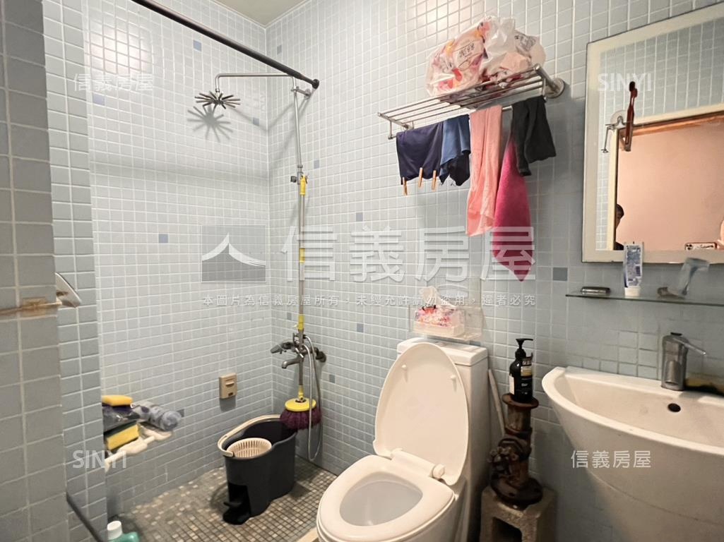 中正路面寬店面房屋室內格局與周邊環境