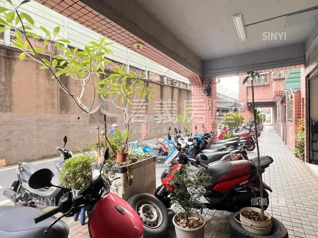 中正路面寬店面房屋室內格局與周邊環境
