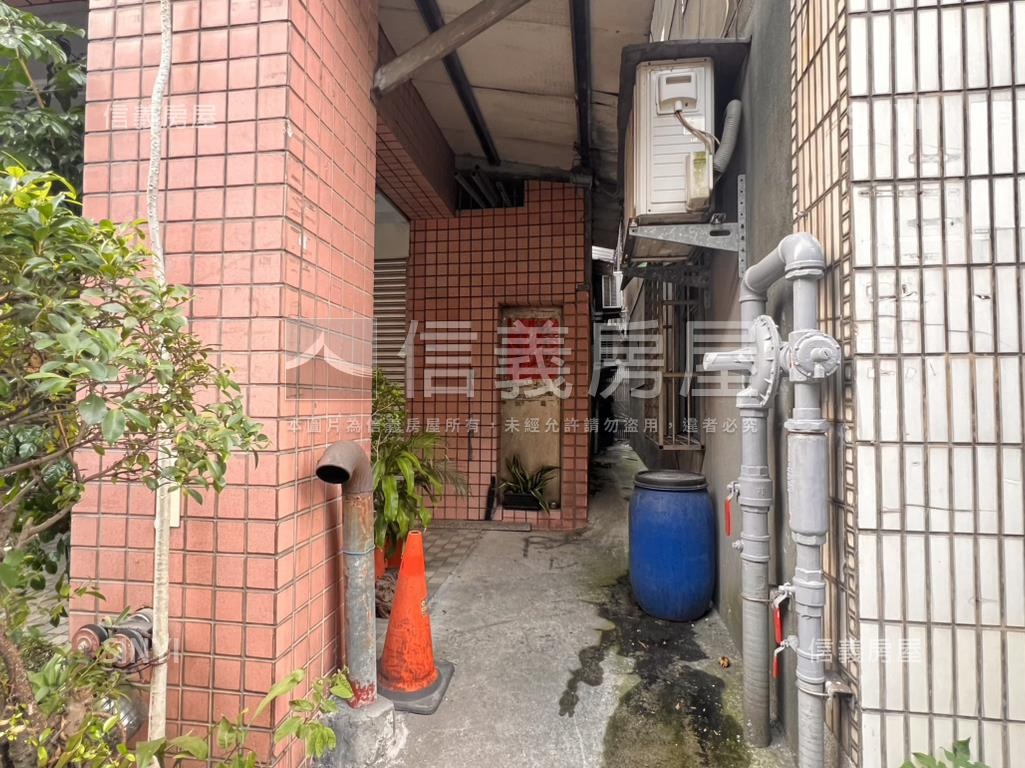 中正路面寬店面房屋室內格局與周邊環境