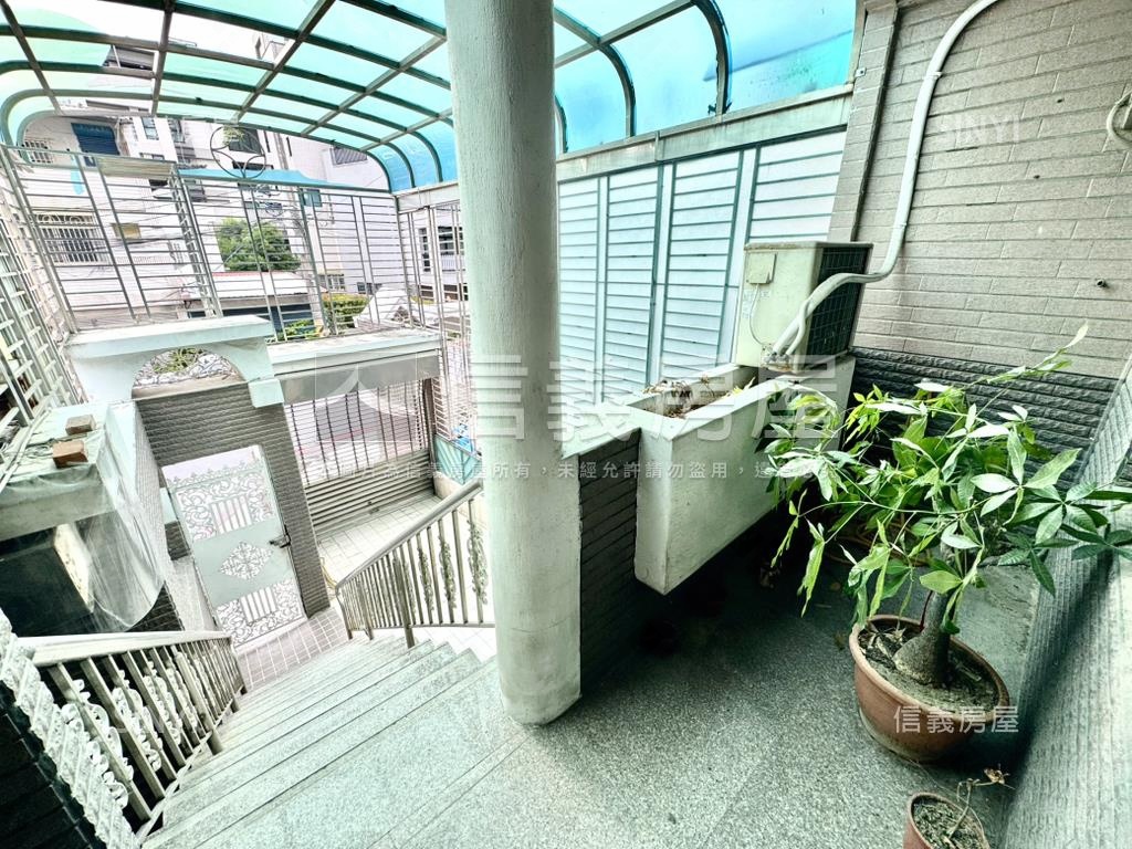 誠心邊間車位潛力美別墅房屋室內格局與周邊環境