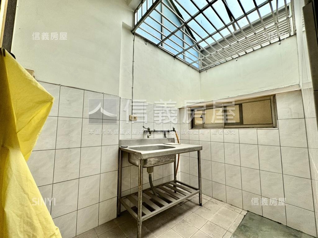 誠心邊間車位潛力美別墅房屋室內格局與周邊環境