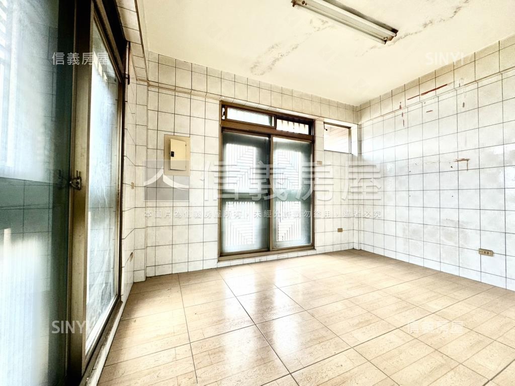 誠心邊間車位潛力美別墅房屋室內格局與周邊環境