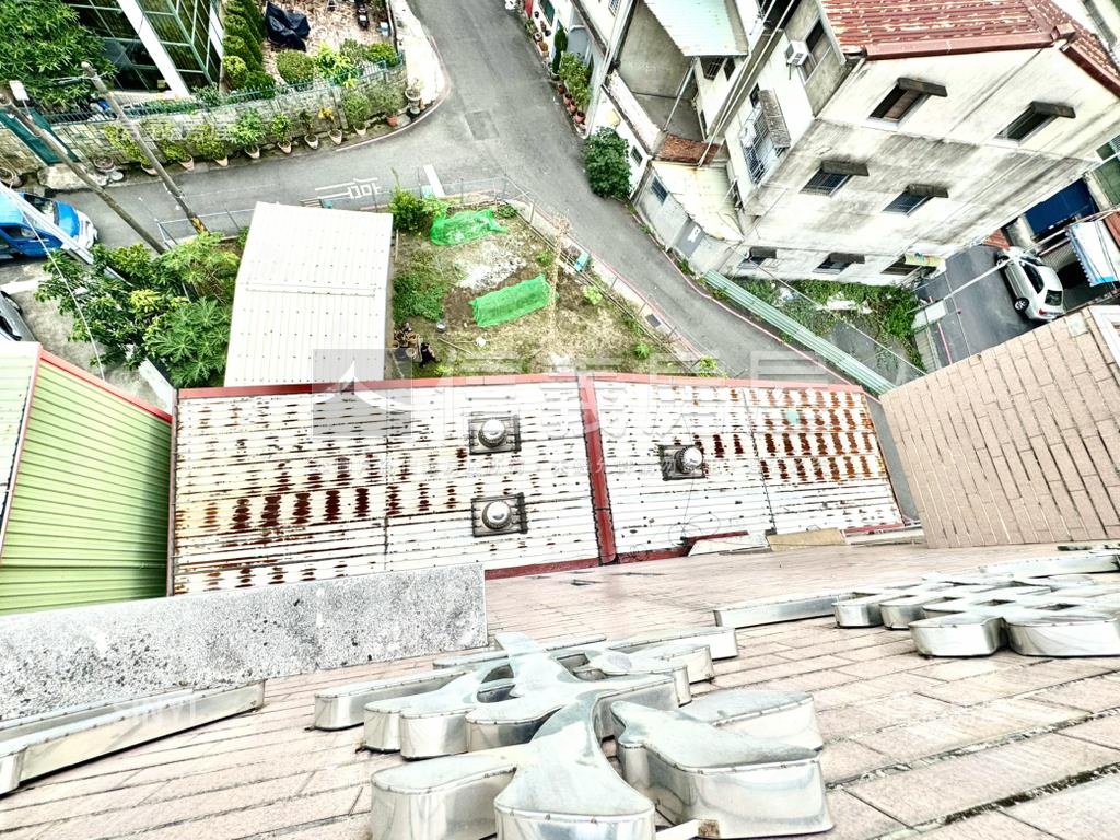 誠心邊間車位潛力美別墅房屋室內格局與周邊環境