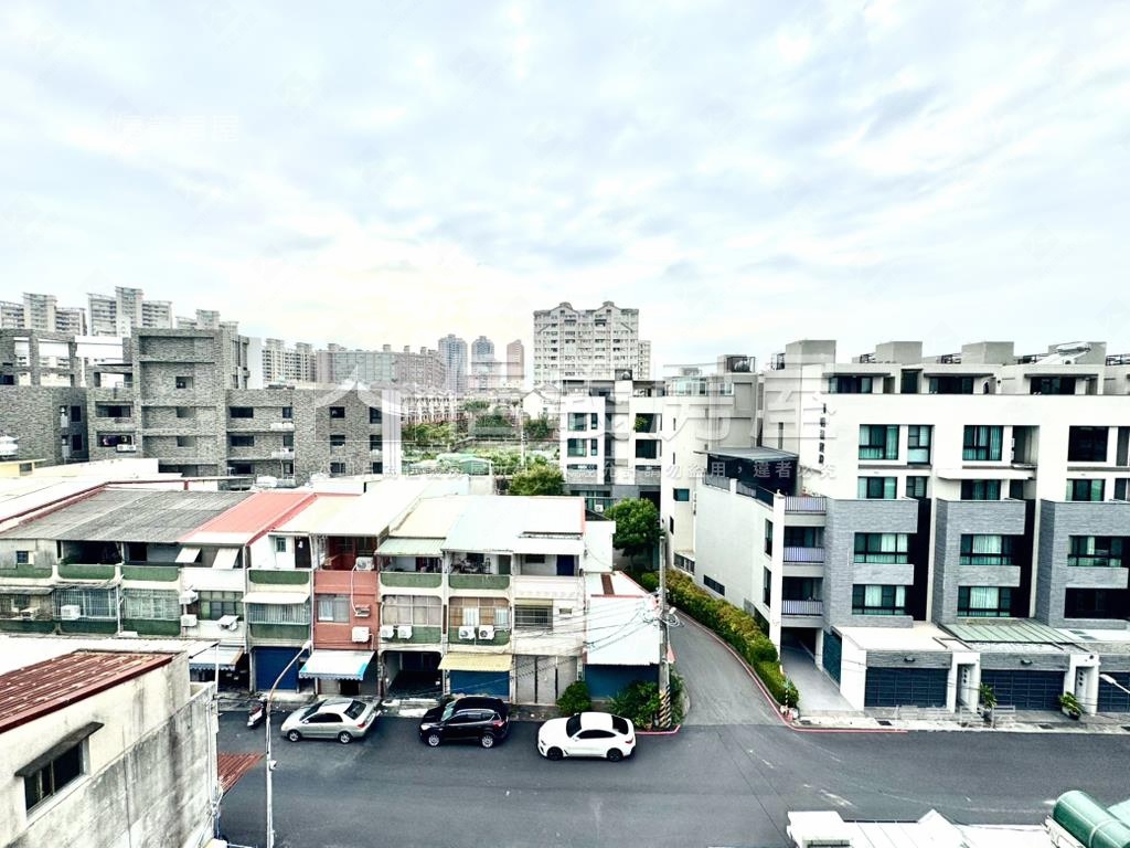 誠心邊間車位潛力美別墅房屋室內格局與周邊環境