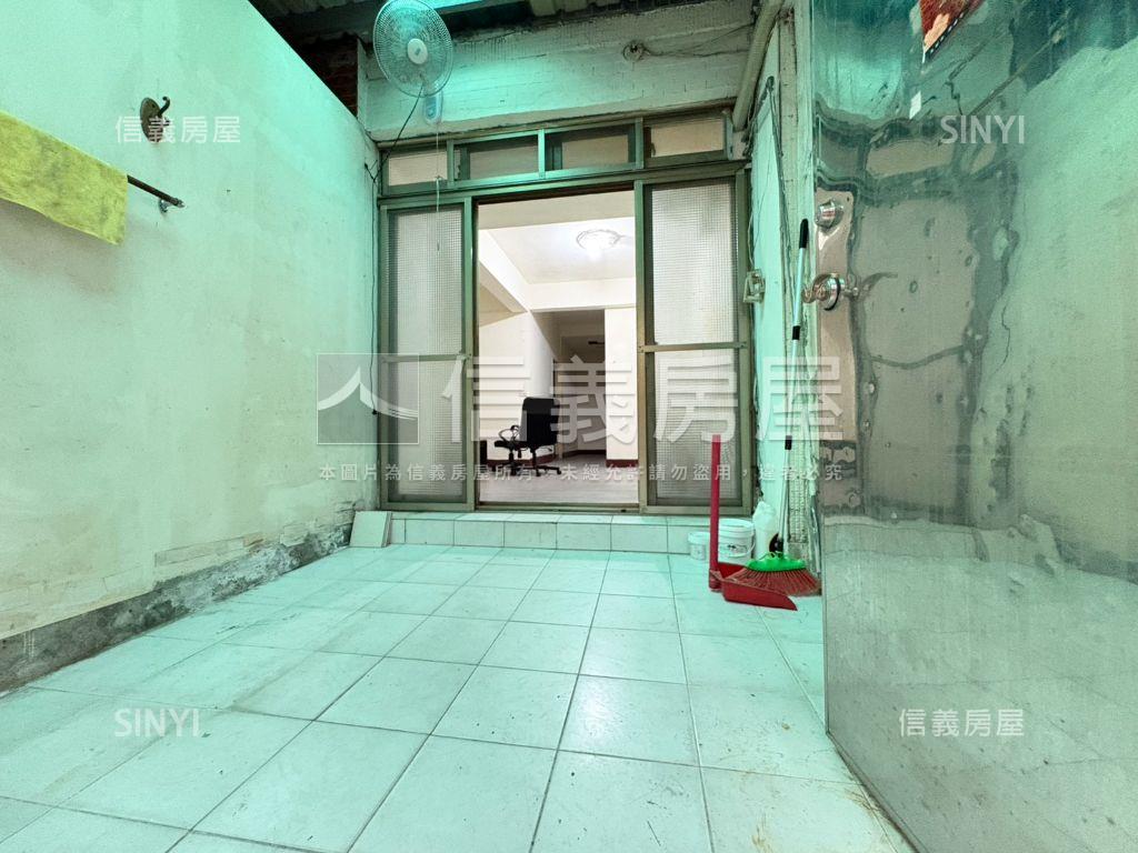 ✯低總價公寓１樓免爬高房屋室內格局與周邊環境