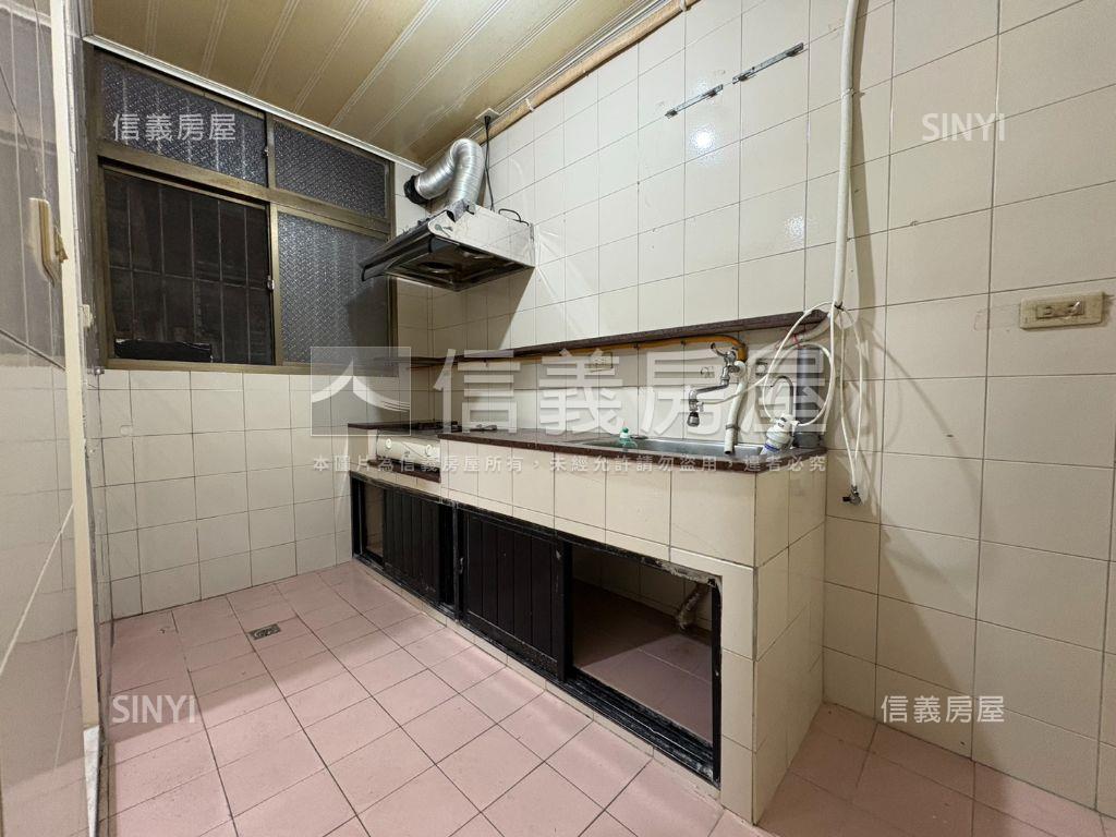 ✯低總價公寓１樓免爬高房屋室內格局與周邊環境