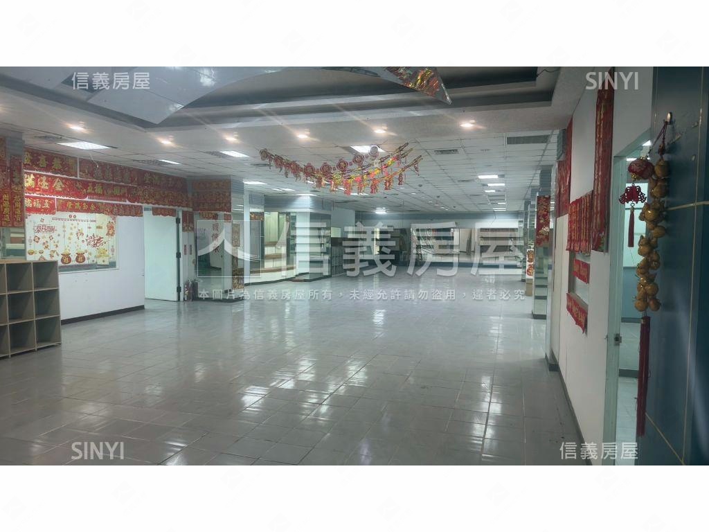極品✪熱河文心路燙金商場房屋室內格局與周邊環境