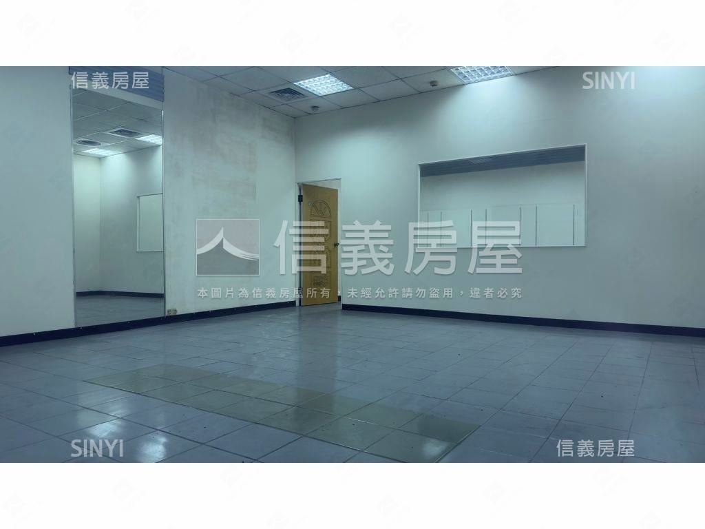 極品✪熱河文心路燙金商場房屋室內格局與周邊環境