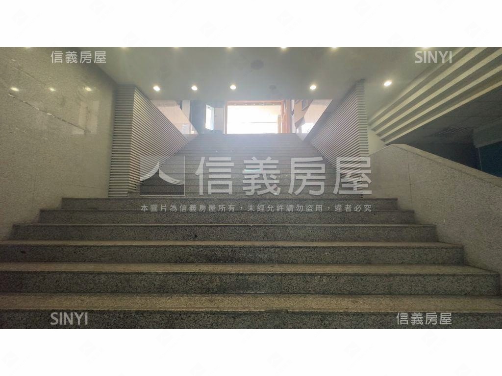 極品✪熱河文心路燙金商場房屋室內格局與周邊環境