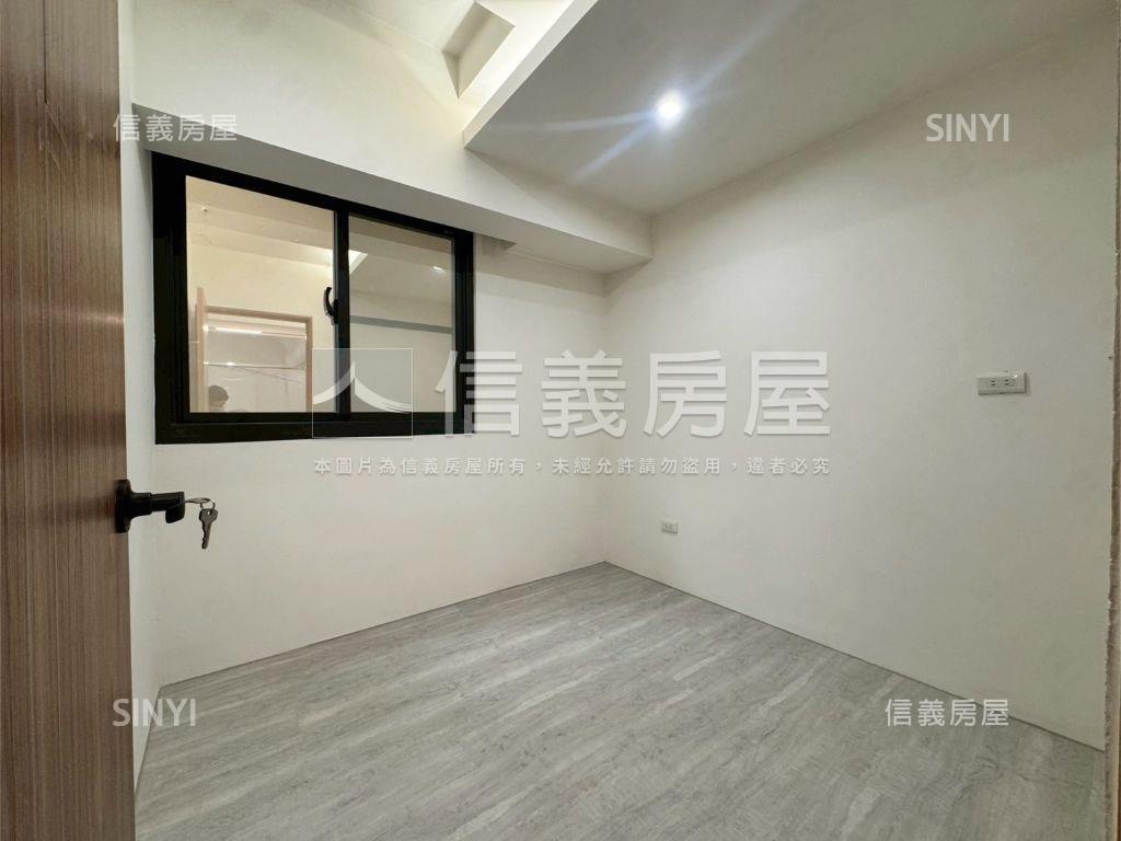 屋主惜售精修三房平車房屋室內格局與周邊環境