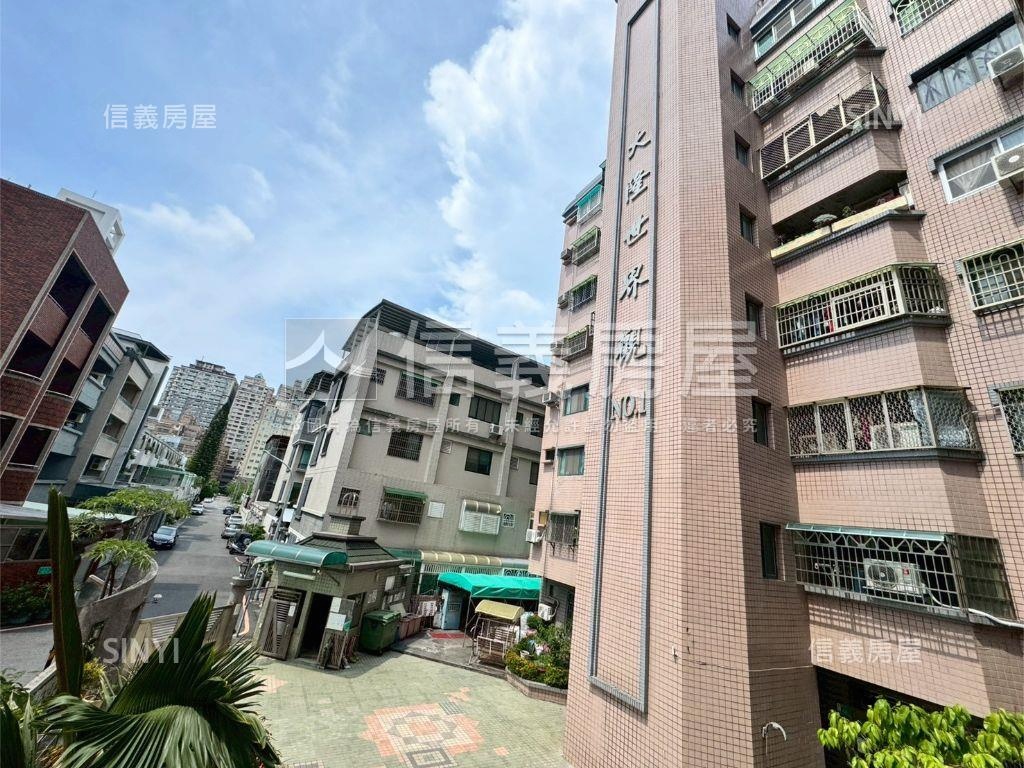 屋主惜售精修三房平車房屋室內格局與周邊環境