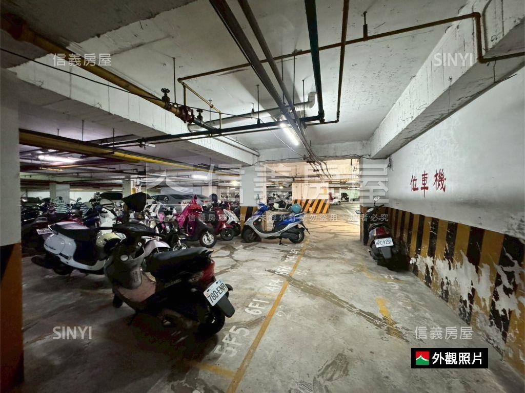屋主惜售精修三房平車房屋室內格局與周邊環境