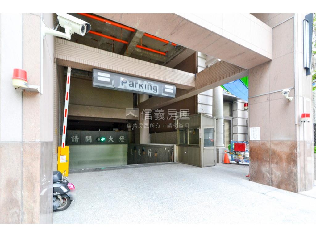 微風輕井澤美二房車位房屋室內格局與周邊環境