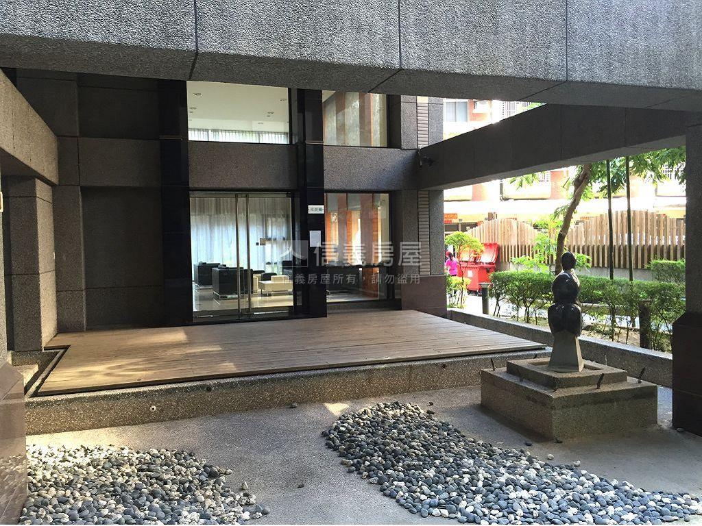 微風輕井澤美二房車位房屋室內格局與周邊環境