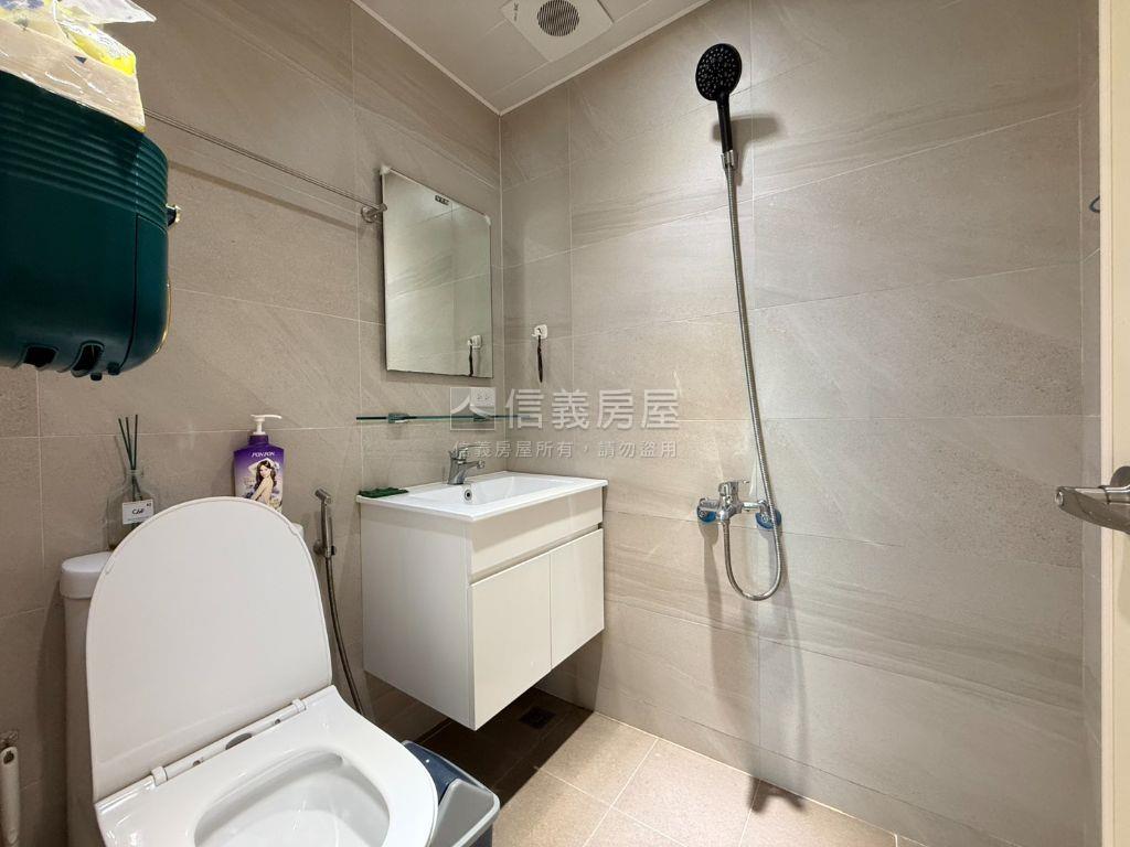 復國商圈景觀裝潢三房平車房屋室內格局與周邊環境