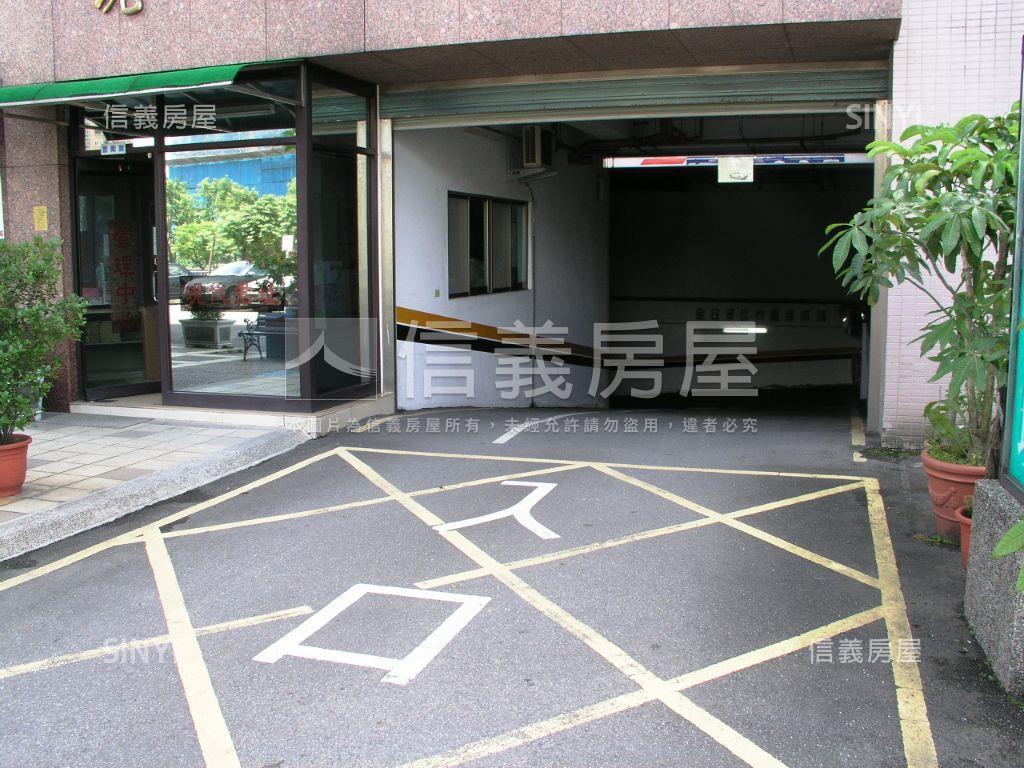 現代君址｜四房平面車位房屋室內格局與周邊環境