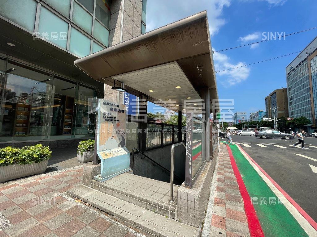 民權東路近行天宮黃金店面房屋室內格局與周邊環境