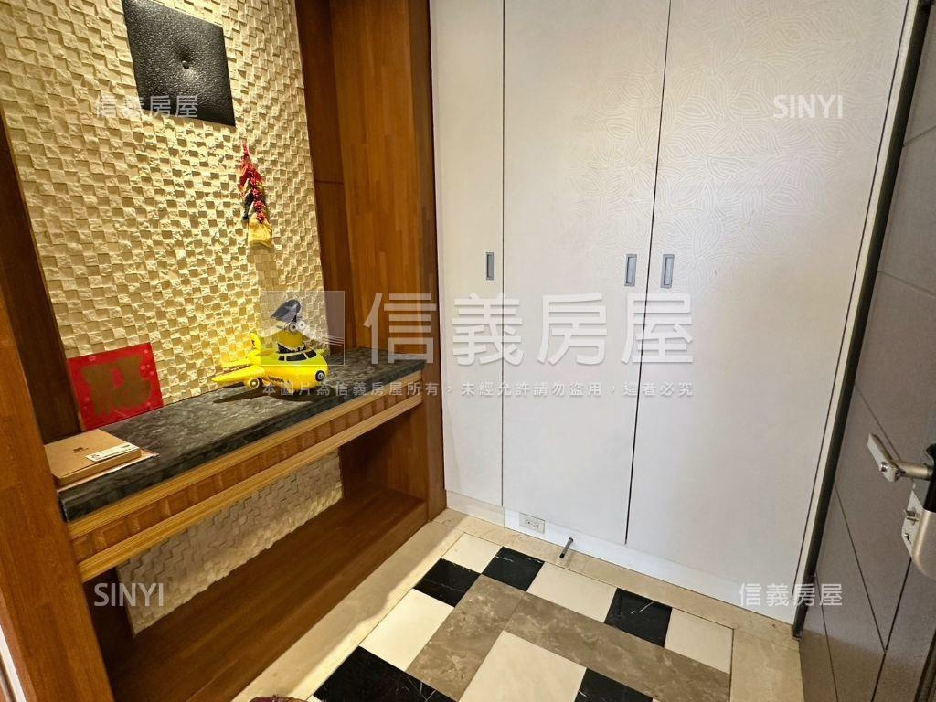 專任雅景花園三房附雙車位房屋室內格局與周邊環境