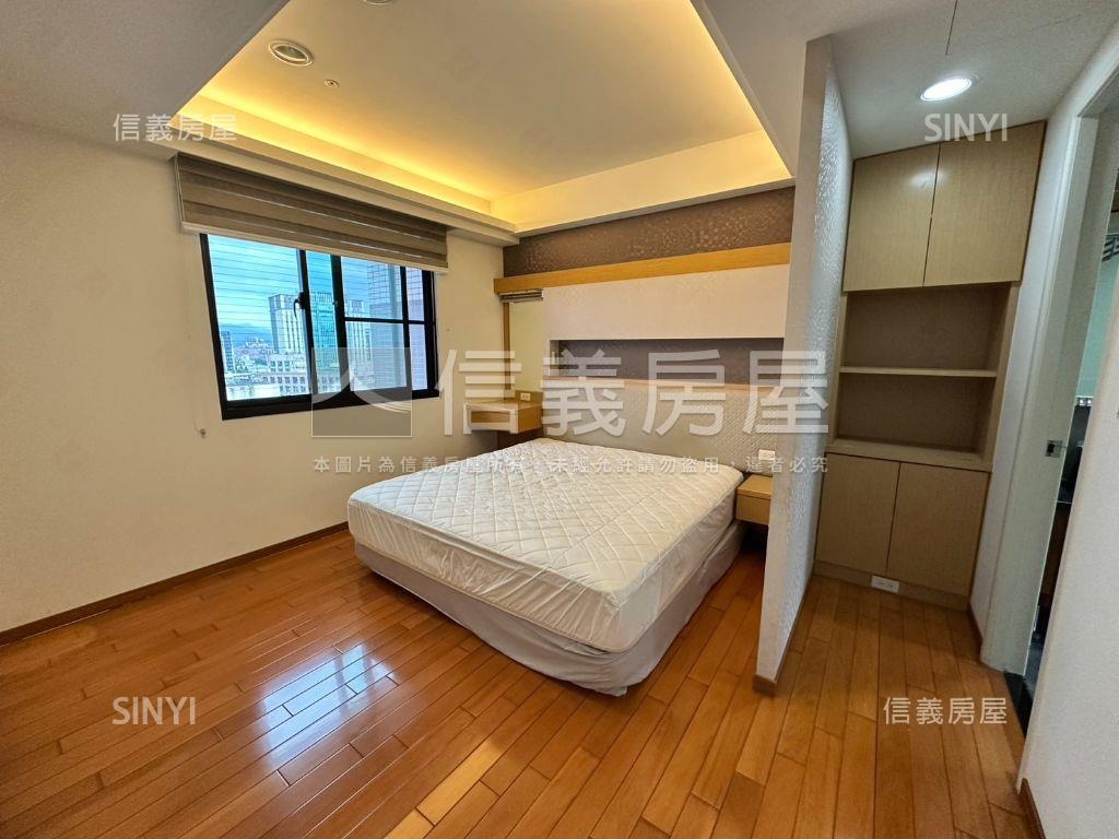 專任雅景花園三房附雙車位房屋室內格局與周邊環境